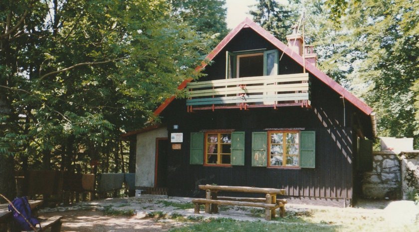 Planinarski dom Hahlić in 1997.