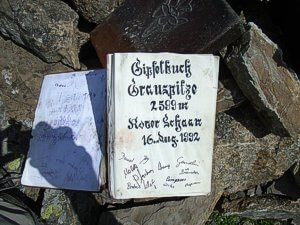 Vorder Grausptitz Summit Book. Vorder Grausptitz Summit Book.